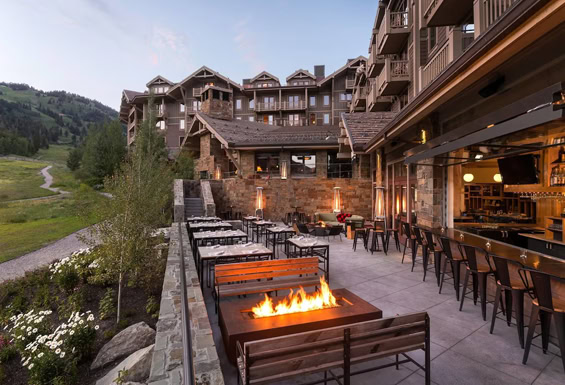 Jackson - Four Seasons Resort - Outdoor Bar