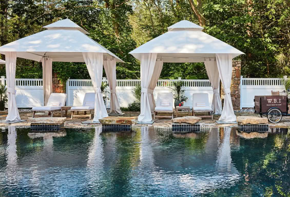 Kennebunkport - White Barn Inn - Pool mit Liegen