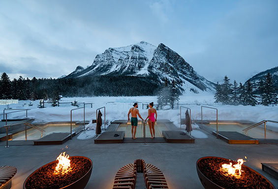 Fairmont-Chateau-Lake-Louise-Spa-Outdoor-Whirlpool