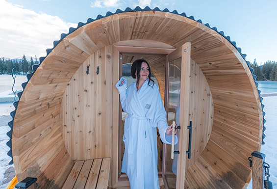 Fairmont-Jasper-Park-Lodge-Outdoor-Sauna