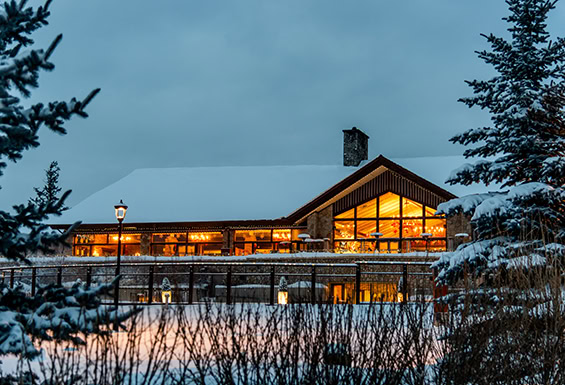Fairmont-Jasper-Park-Lodge-exterior-02